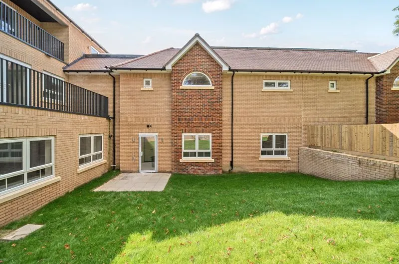 88 Riddlesdown Road, Purley CR8 1DD, photo 12
