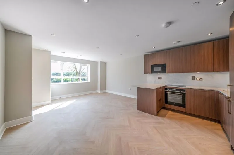 88 Riddlesdown Road, Purley CR8 1DD, photo 7