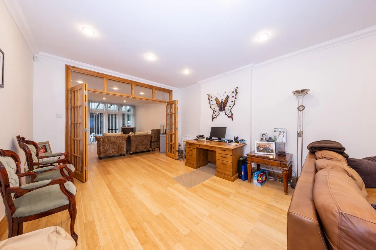 Hillcrest Avenue, Edgware, HA8, photo 5