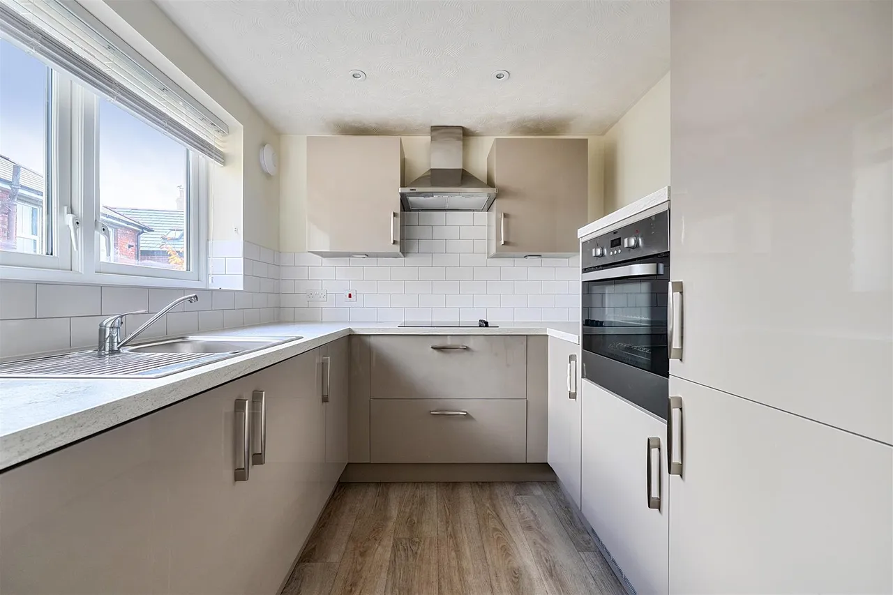 The Causeway, Chippenham, SN15, photo 5