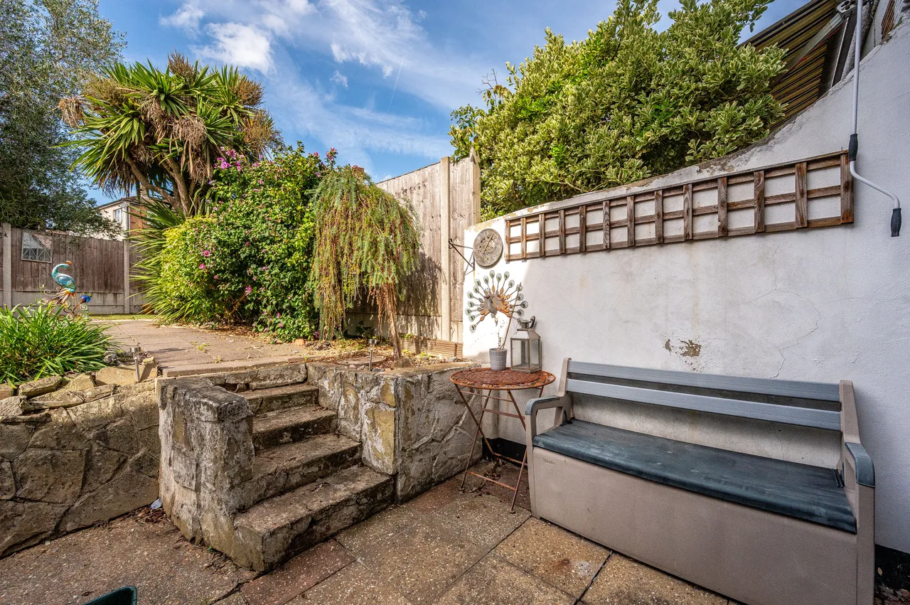 72 Ridgeway Drive, Bromley, photo 10