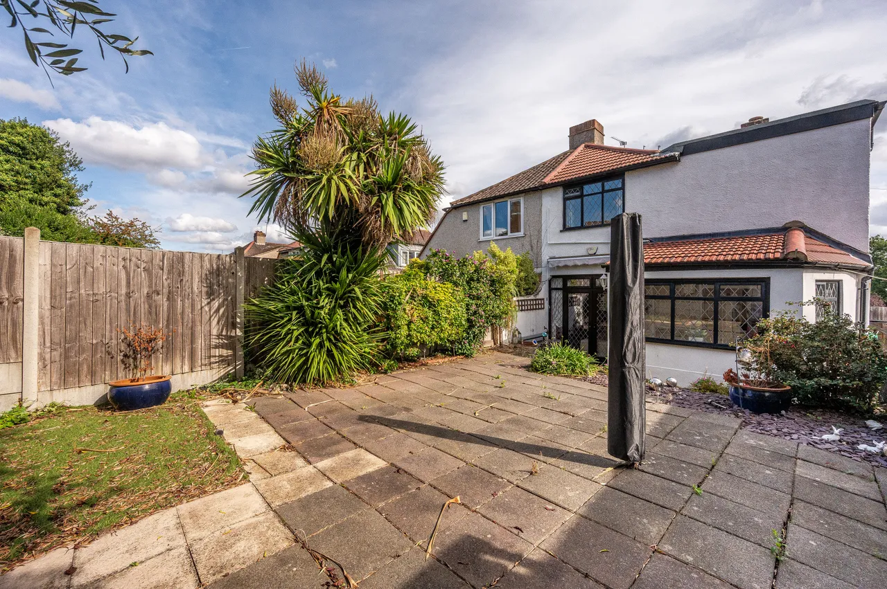 72 Ridgeway Drive, Bromley, photo 8