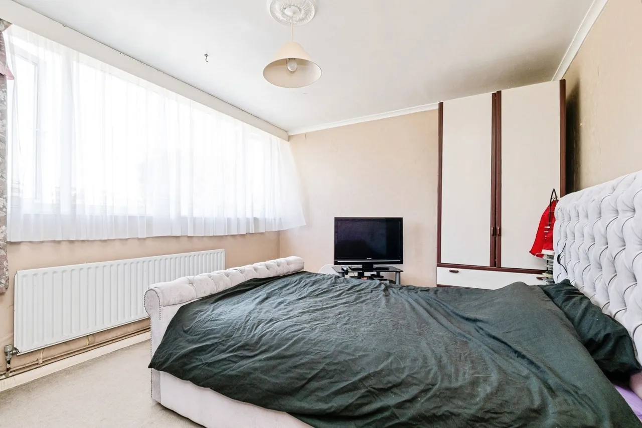Lower Mardyke Avenue, Rainham, RM13, photo 8