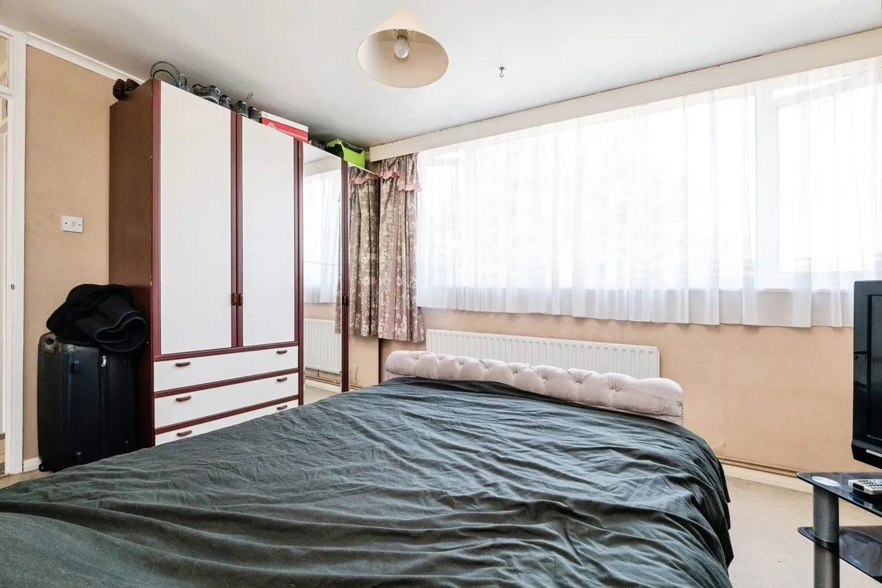 Lower Mardyke Avenue, Rainham, RM13, photo 9