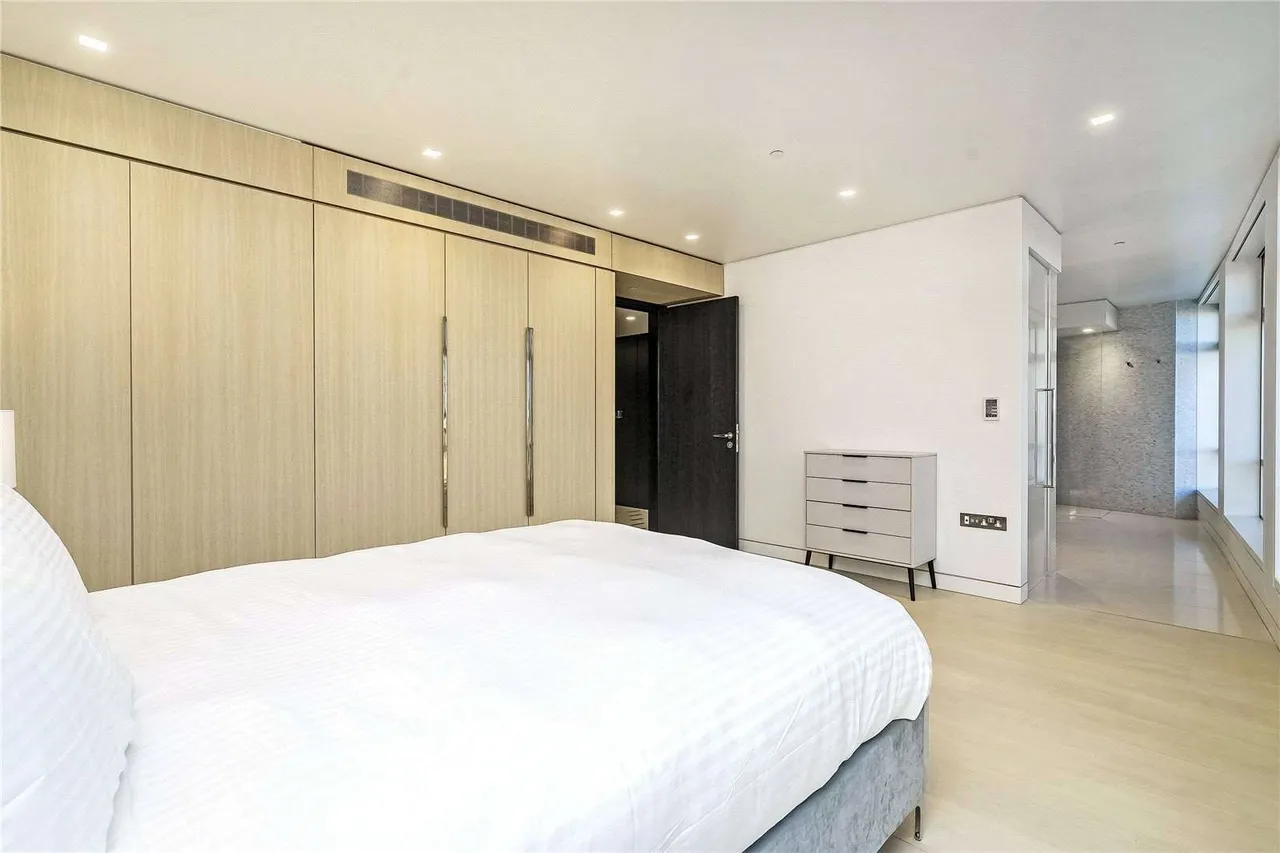 New Oxford Street, London, WC1A, photo 7