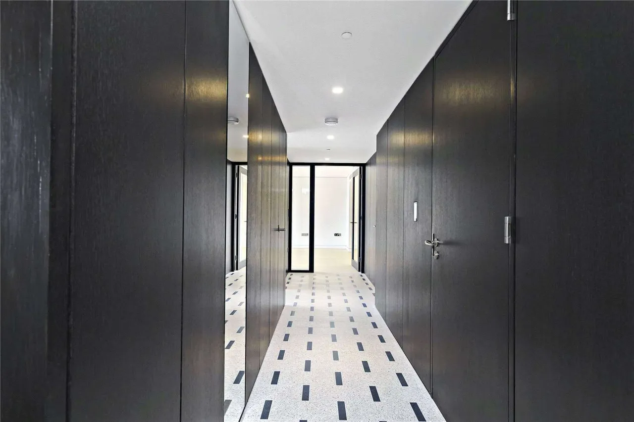 New Oxford Street, London, WC1A, photo 10
