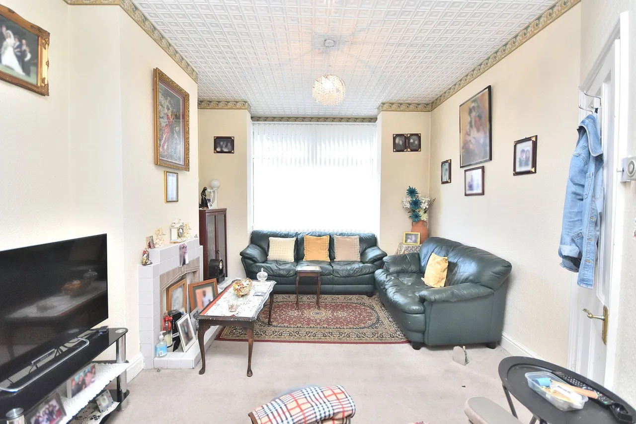 Delapre Crescent Road, Northampton, NN4 8NG, photo 2