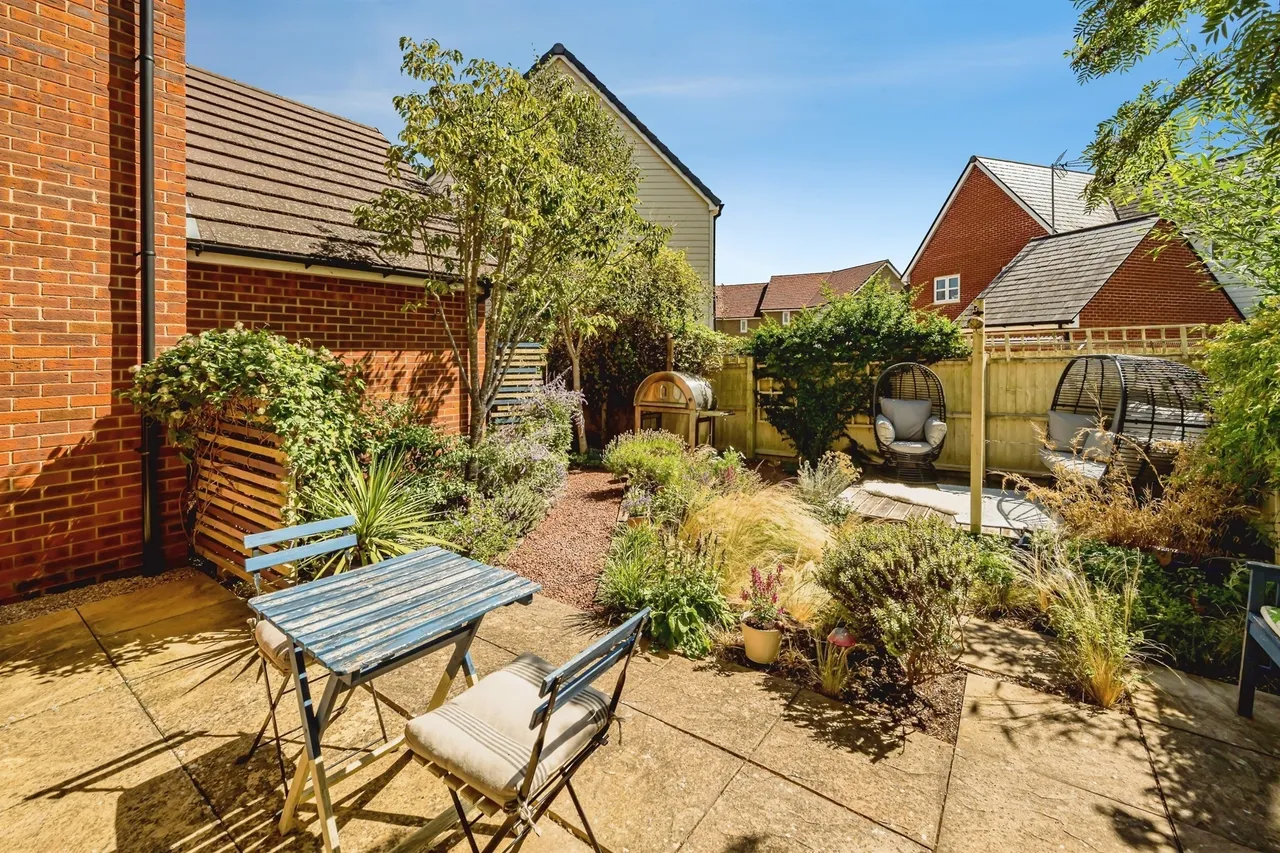 Braeburn Road, Aylesbury, photo 12