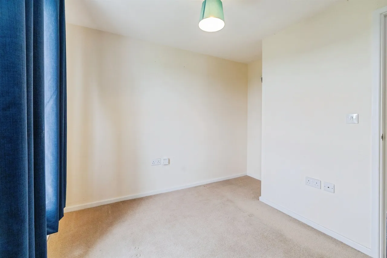 Pitcairn Avenue, LINCOLN, photo 11