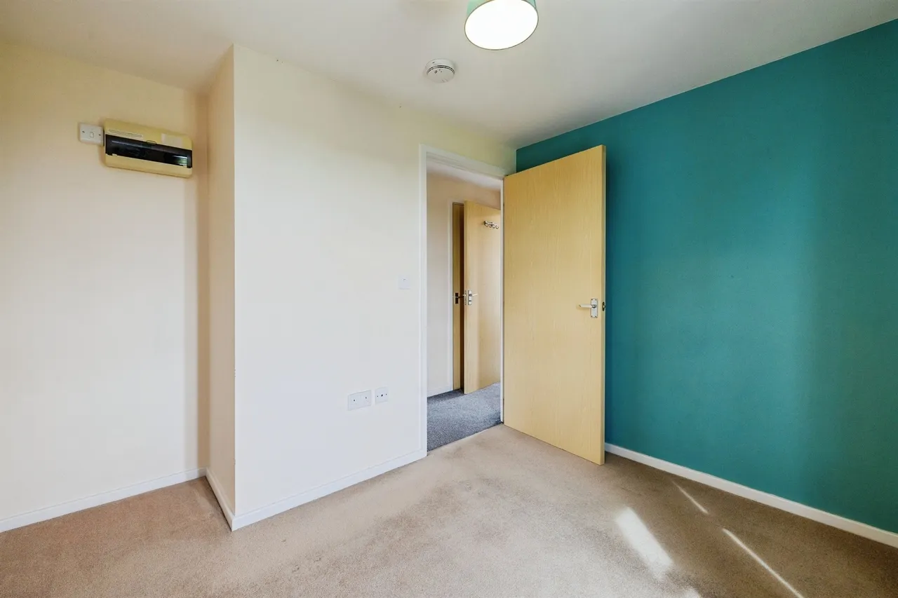Pitcairn Avenue, LINCOLN, photo 12