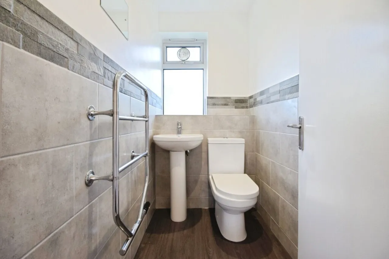 White Falcon Court, Solihull, B91, photo 9