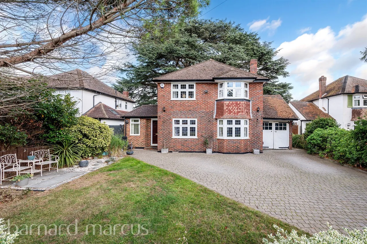 4 bed house for sale — Hookfield, Epsom