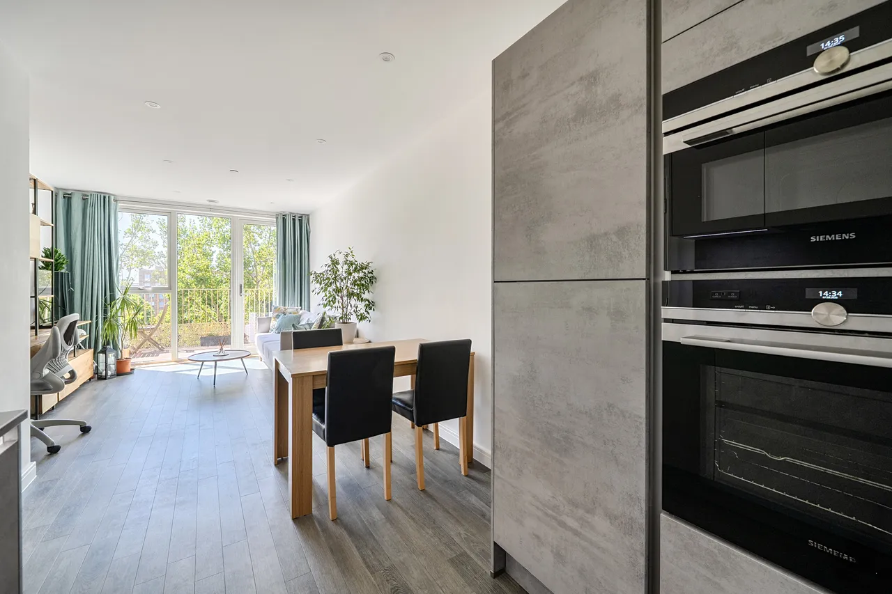 28 Kelton House, Corbet Gardens, LONDON, photo 8