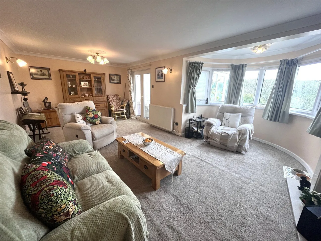 5 bed house for sale, Beach Road, Llanreath, SA72
