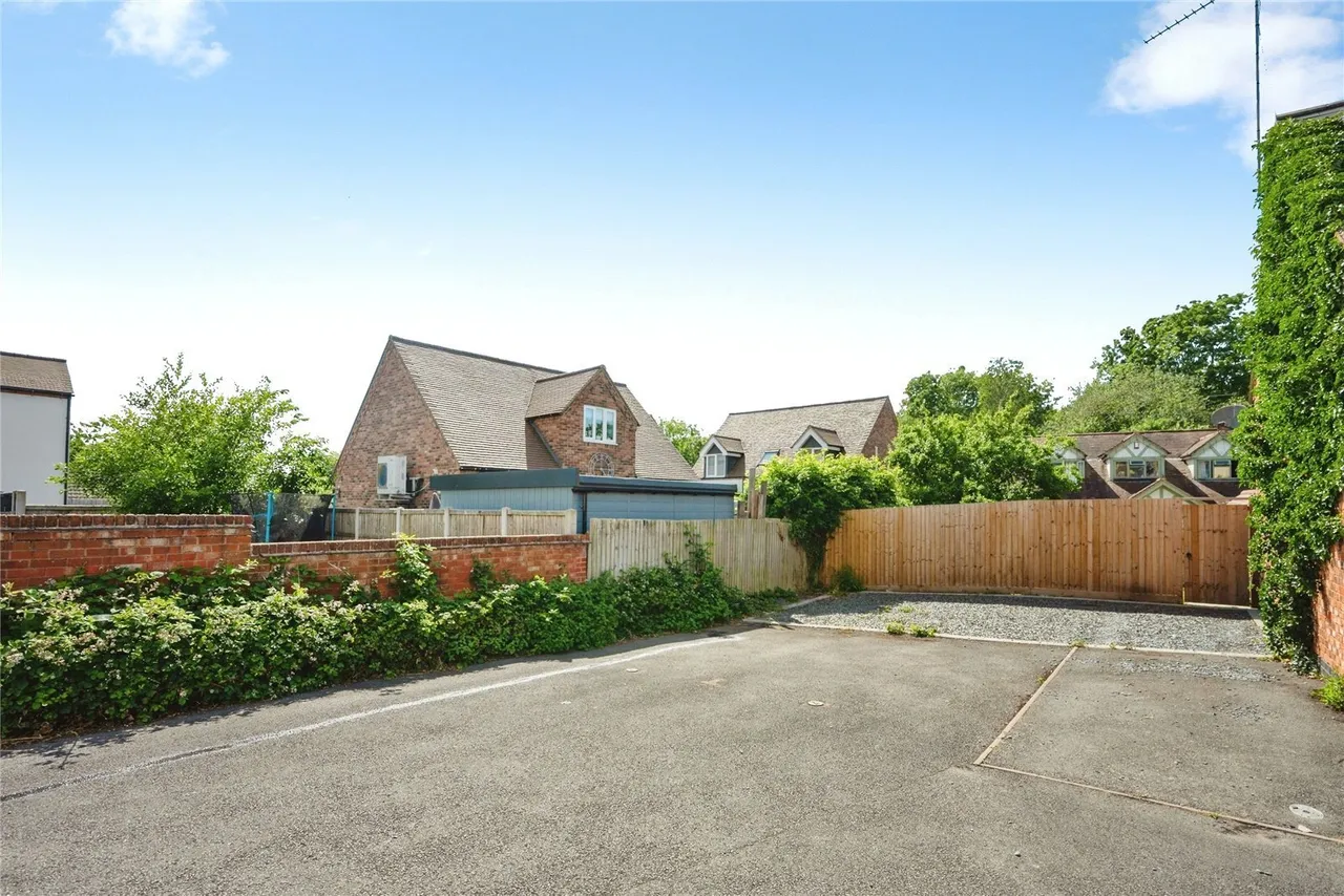 Enfield Road, Hunt End, B97, photo 15