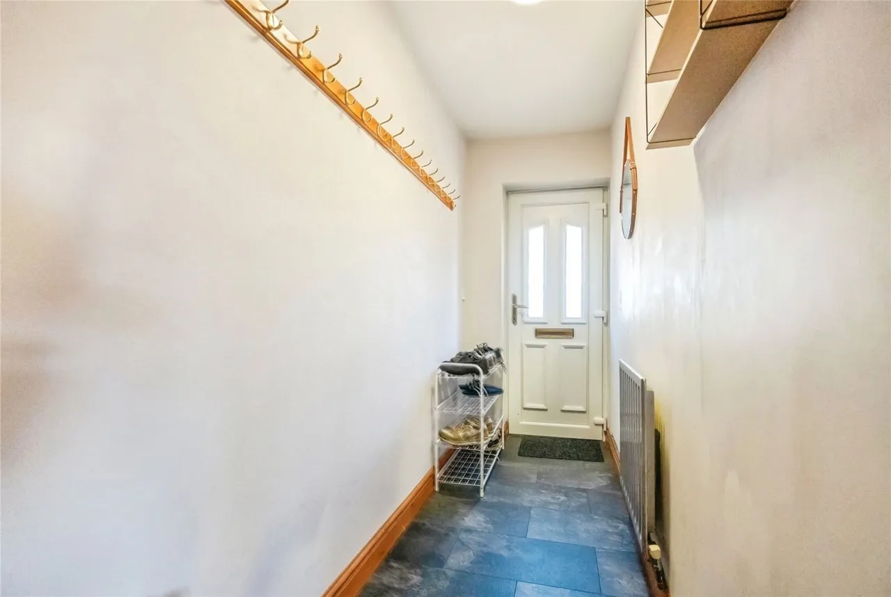 Enfield Road, Hunt End, B97, photo 6