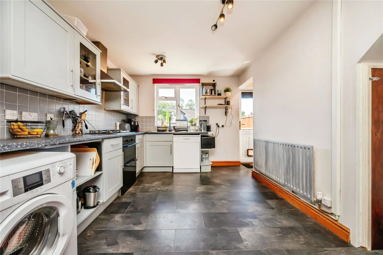 Enfield Road, Hunt End, B97, photo 7