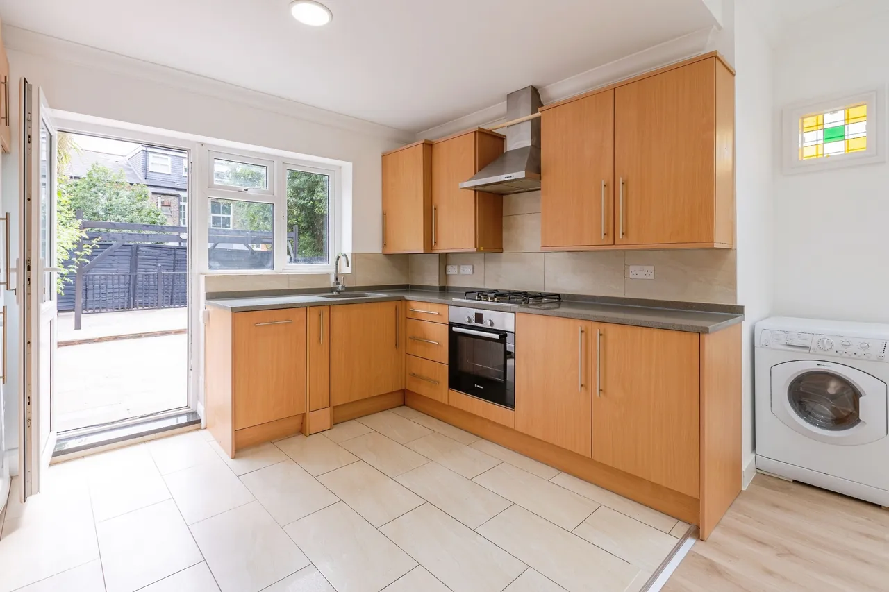 Percy Road, London, photo 5