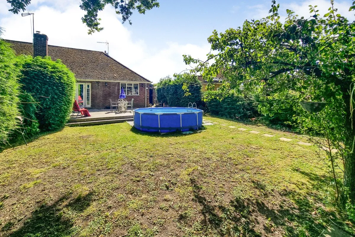 Wentworth Crescent, Ash Vale, Guildford, Surrey, GU12 5LQ, photo 13