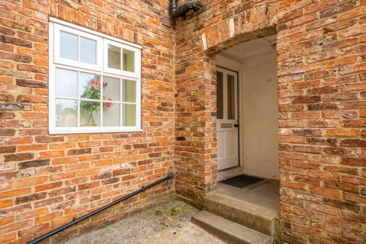 2 bed flat to rent — Kirkgate, Tadcaster