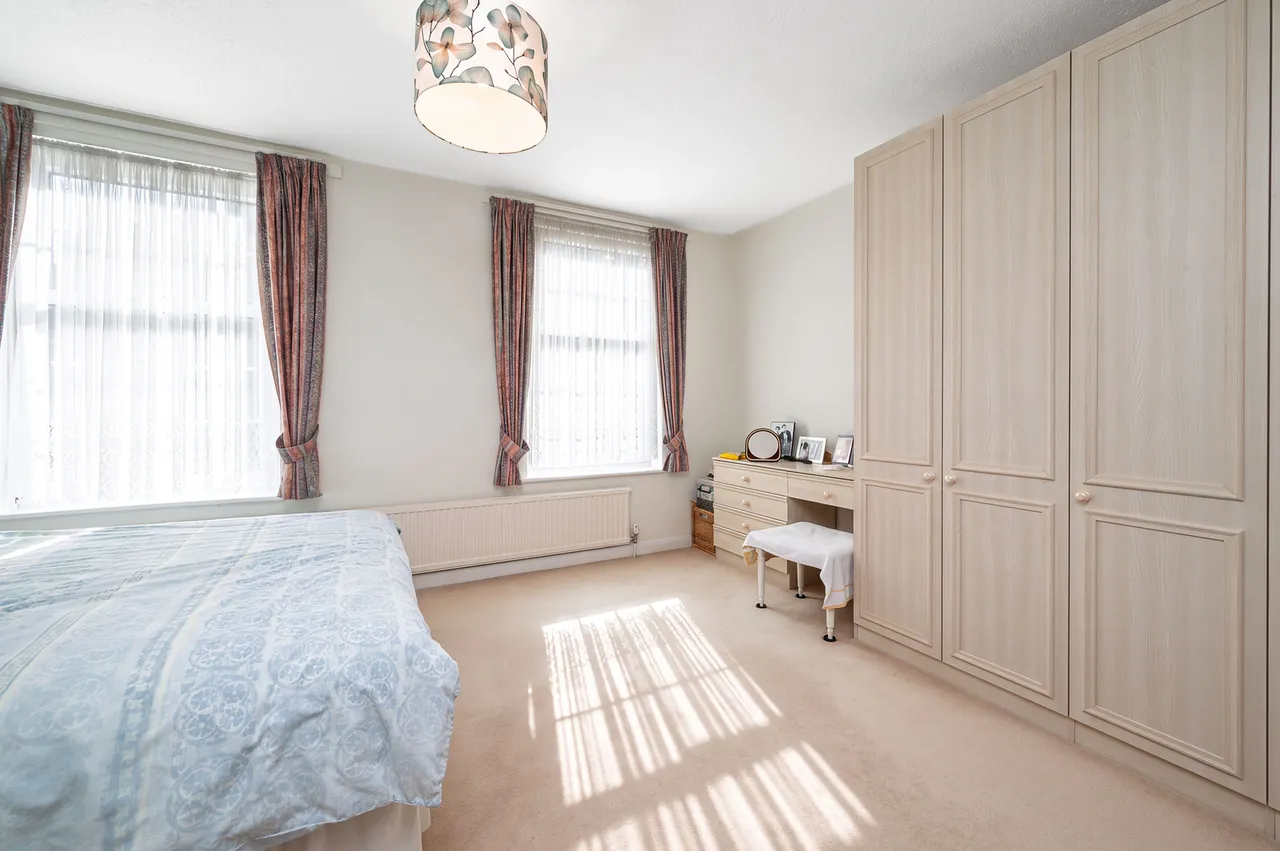 17 Lorian Close, London, photo 4