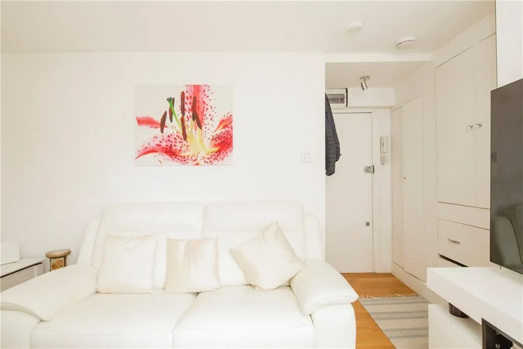 Battersea Rise, Battersea, London, SW11, photo 11