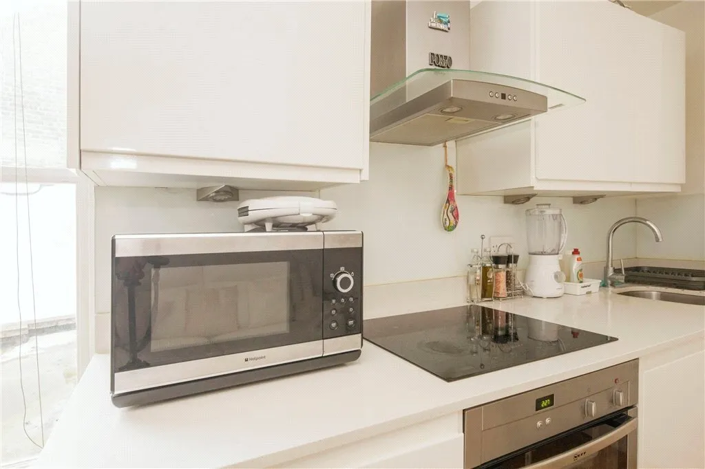 Battersea Rise, Battersea, London, SW11, photo 12