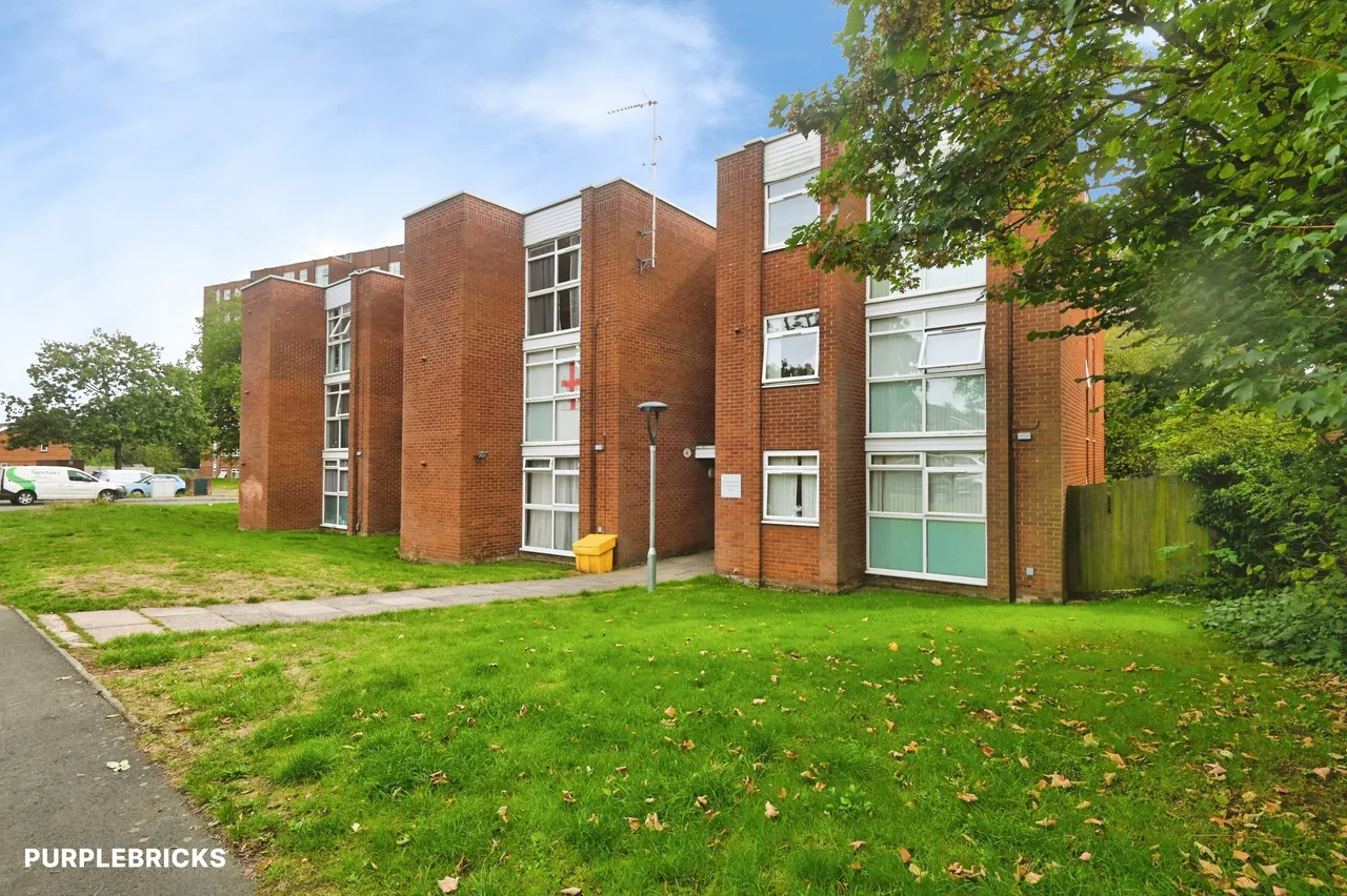 2 bed flat for sale, Berryfields Road, Sutton Coldfield, B76