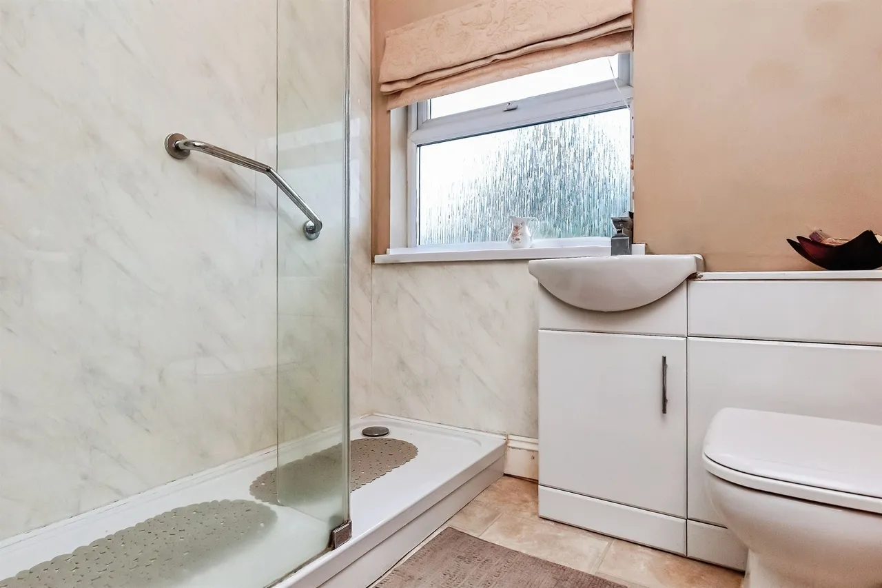 Rowlett Road, Corby, NN17, photo 12