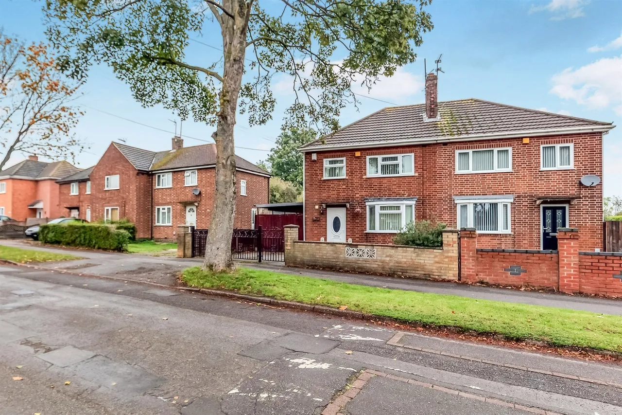 Rowlett Road, Corby, NN17, photo 2