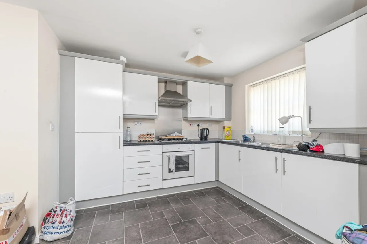 2 bed flat for sale, Mereside, Fenay Bridge, HD5