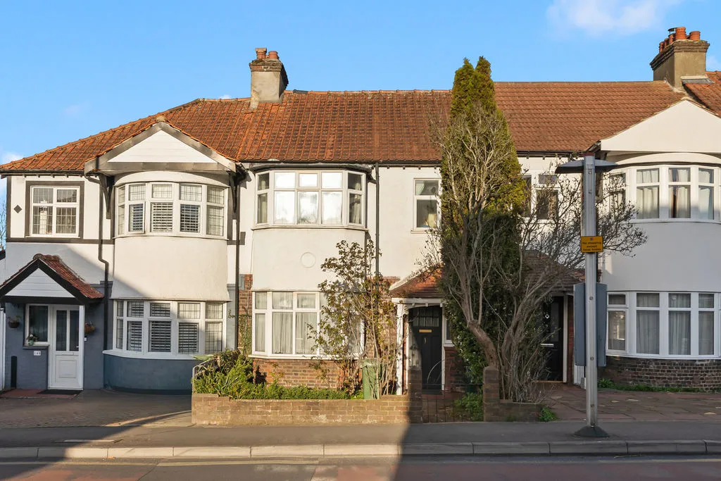 3 bed house for sale — Malden Road Cheam, Sutton SM3 8RA