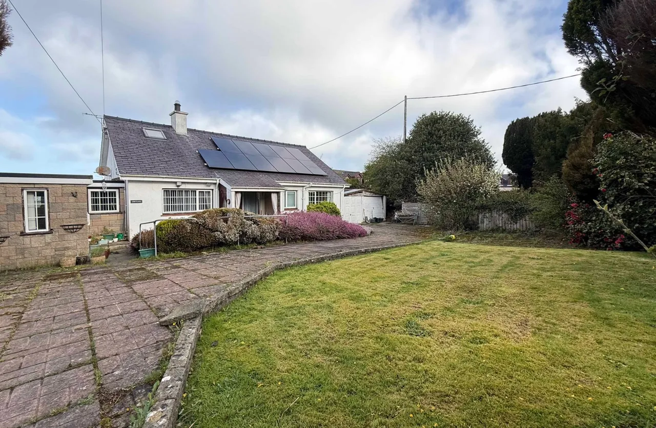 Rhostryfan, Caernarfon, LL54, photo 15