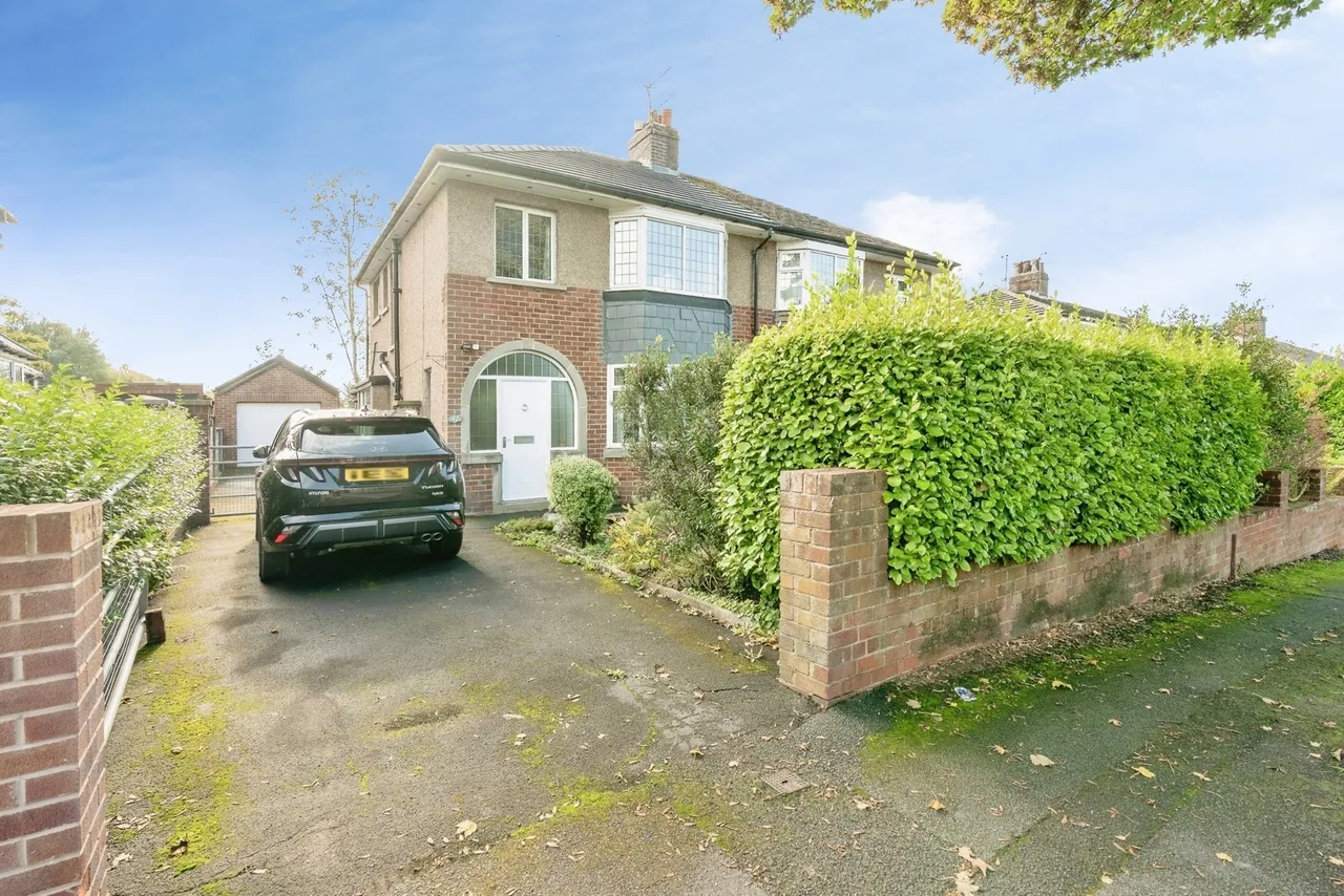 3 bed house for sale, Reedley Road, Burnley, BB10