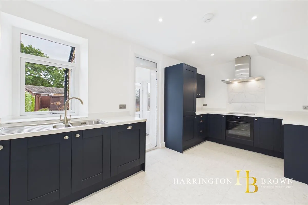 St Marys Crescent, Blackhill, photo 2