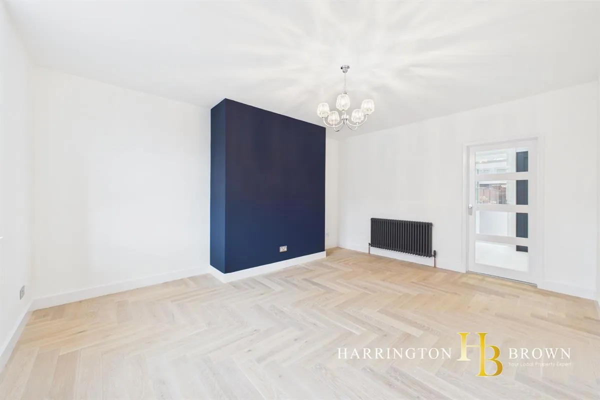 St Marys Crescent, Blackhill, photo 4
