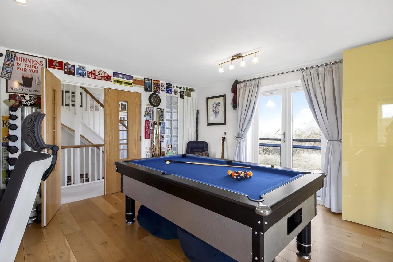 6 bed house for sale, Kemsley Crescent, Broughton, MK10