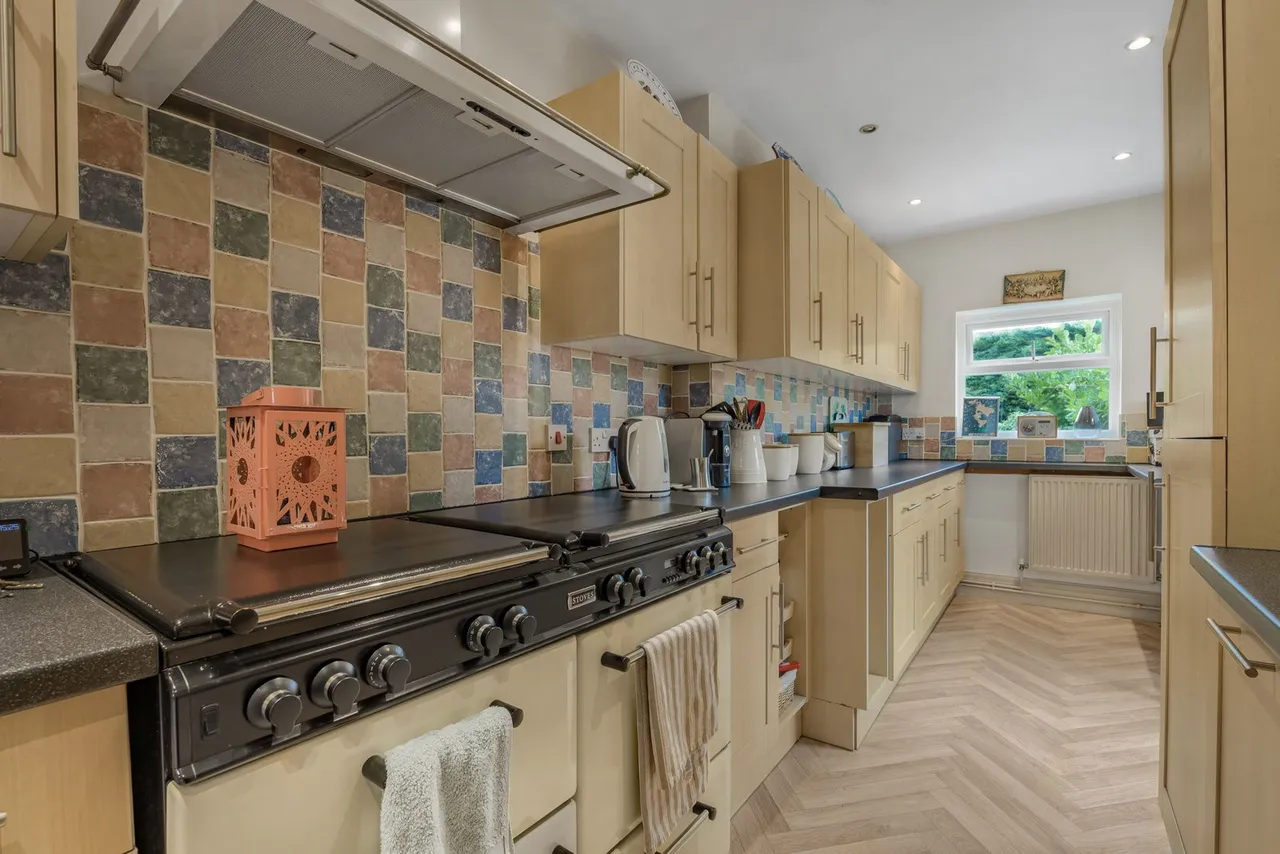 Jersey Avenue, Fairview, GL52, photo 5