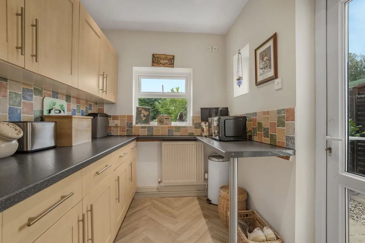 Jersey Avenue, Fairview, GL52, photo 6