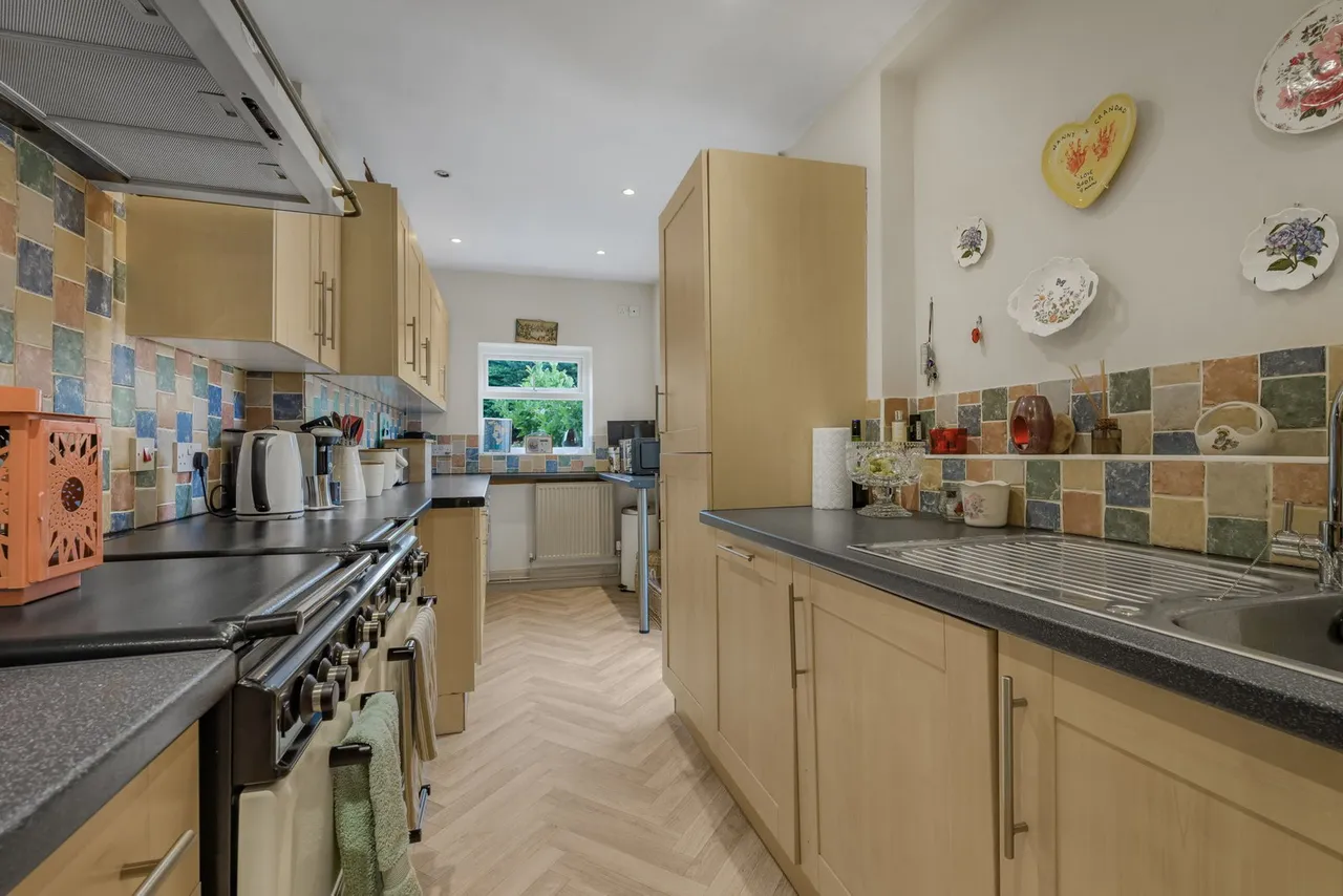 Jersey Avenue, Fairview, GL52, photo 4