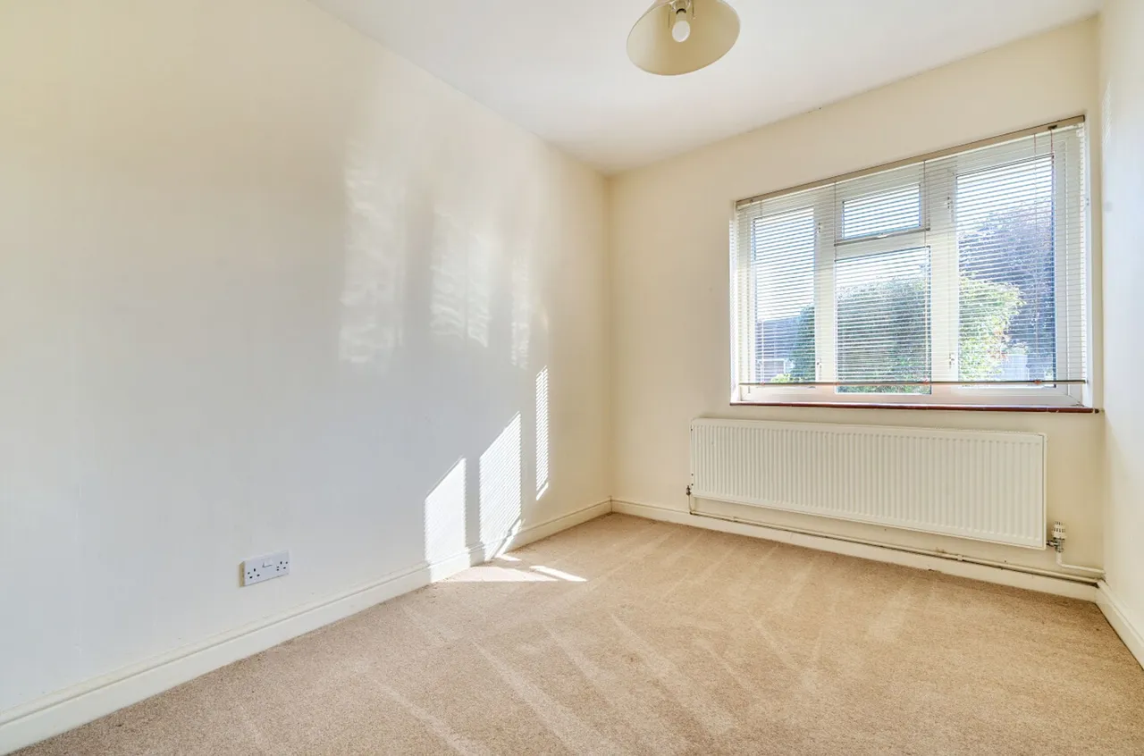 Belgrave Crescent, Chichester, PO19, photo 17