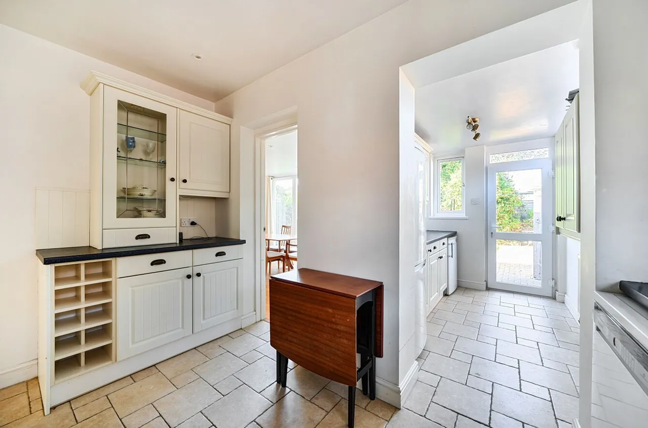 Belgrave Crescent, Chichester, PO19, photo 14
