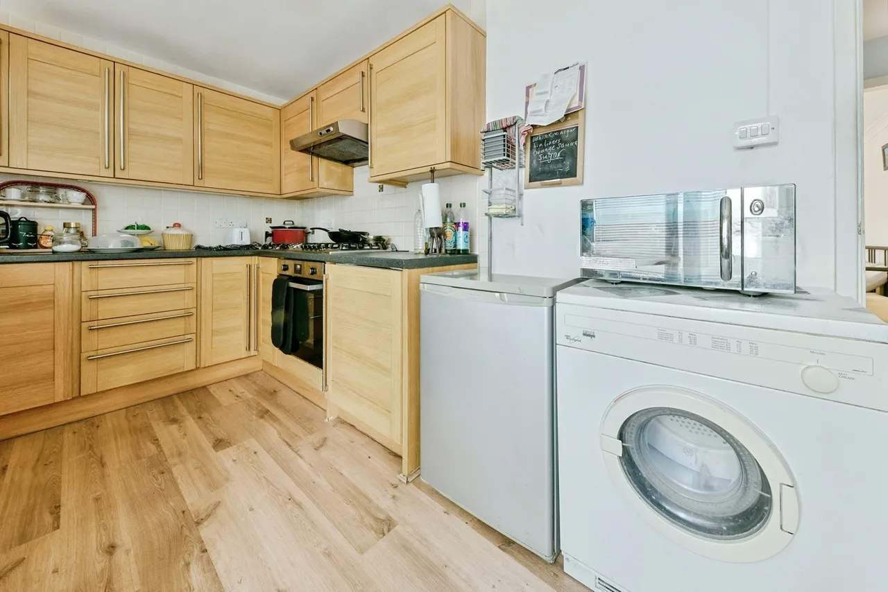 Spring Drive, Stevenage, Hertfordshire, SG2, photo 2