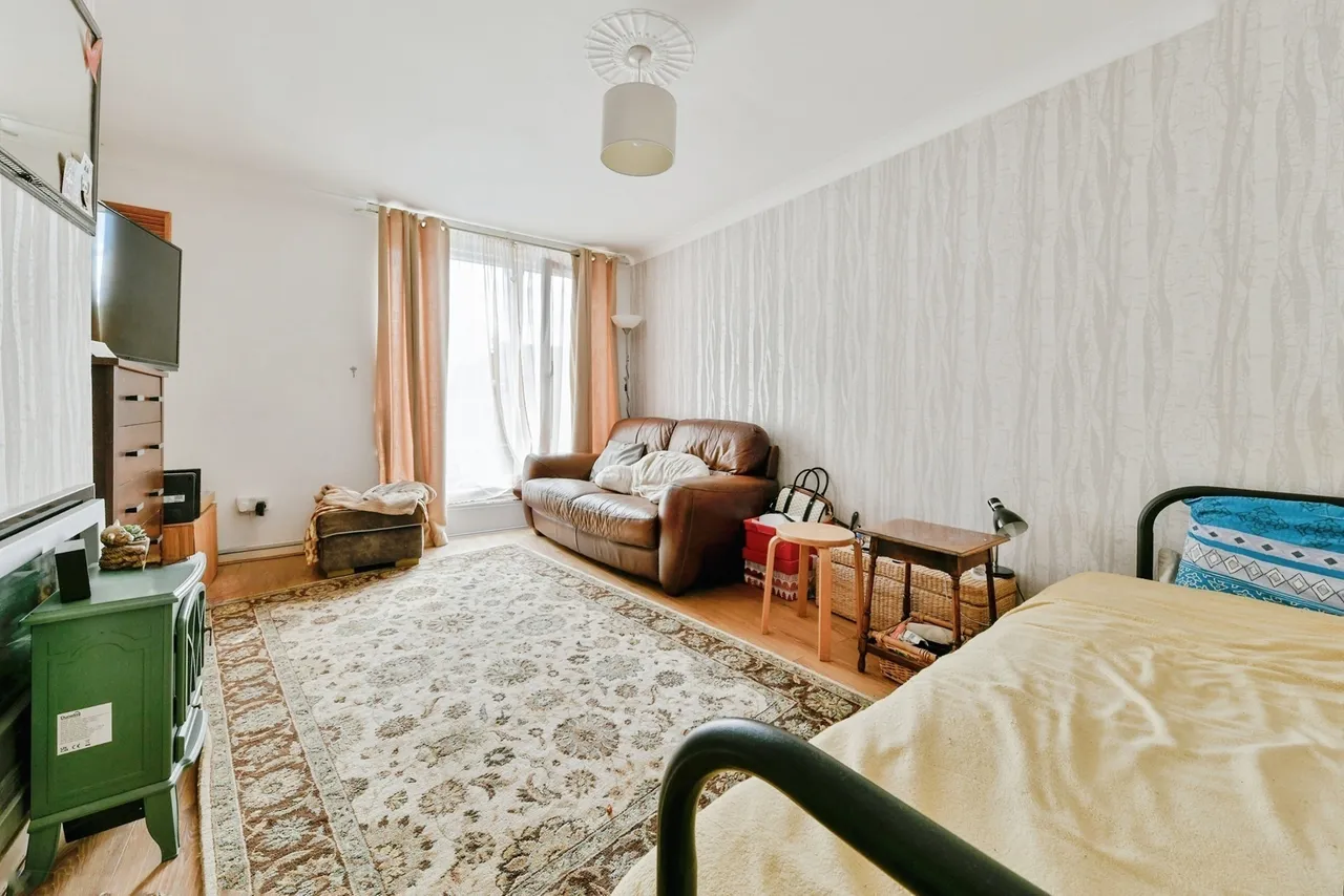 Spring Drive, Stevenage, Hertfordshire, SG2, photo 7
