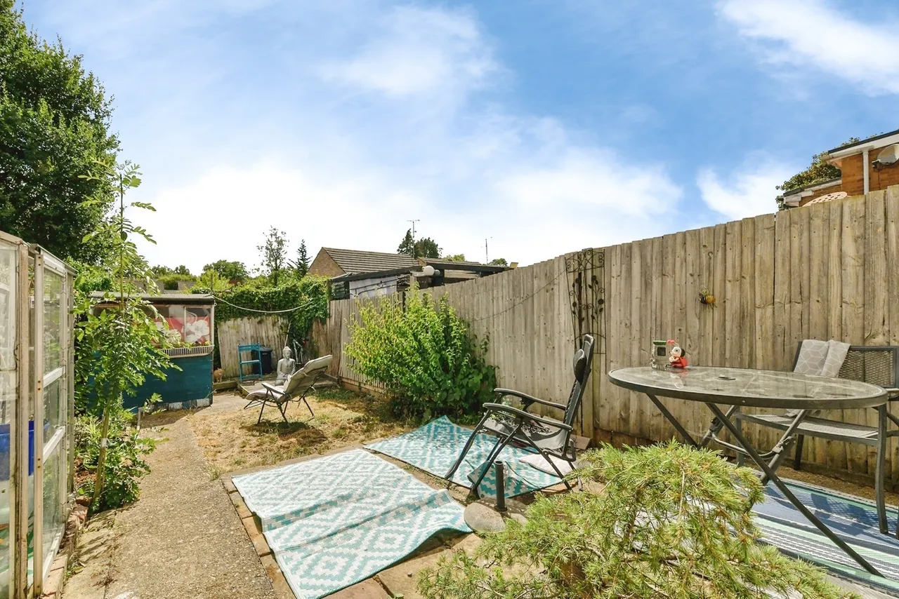 Spring Drive, Stevenage, Hertfordshire, SG2, photo 17