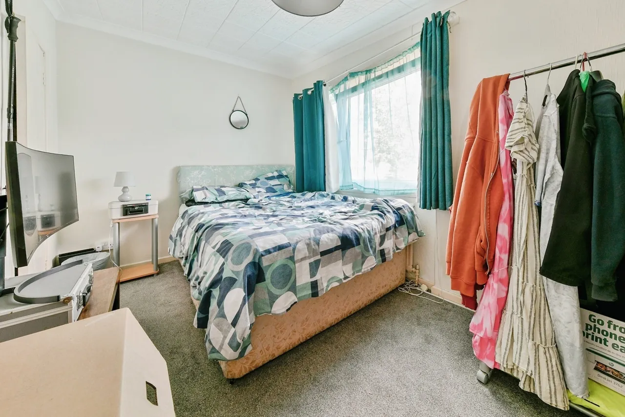 Spring Drive, Stevenage, Hertfordshire, SG2, photo 10