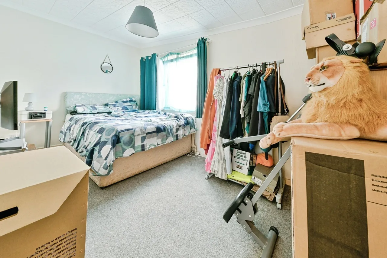 Spring Drive, Stevenage, Hertfordshire, SG2, photo 9