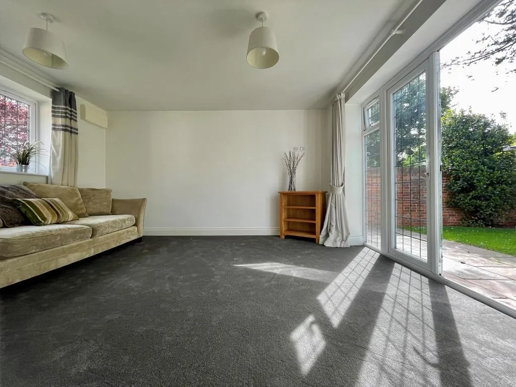 Tudor Gardens, Worthing, BN11, photo 10