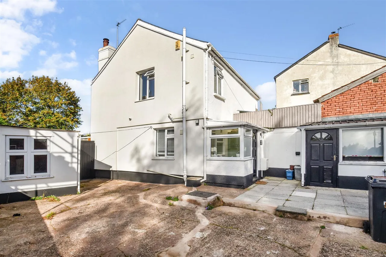 New Street, Cullompton, photo 24