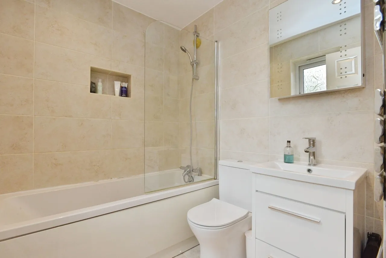 Hartington Grove, Emerson Valley, Milton Keynes, Buckinghamshire, MK4, photo 15
